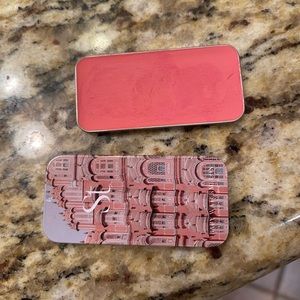 Seint lip and cheeks